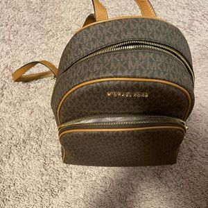 Michael KORS/ backpack/ medium/ brand new